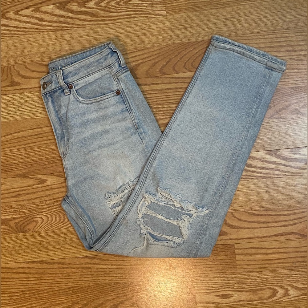 American Eagle Outfitters Ripped Mom Straight Jeans